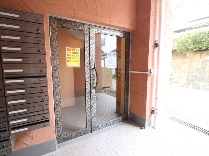 エントランス部分 エルモス西新