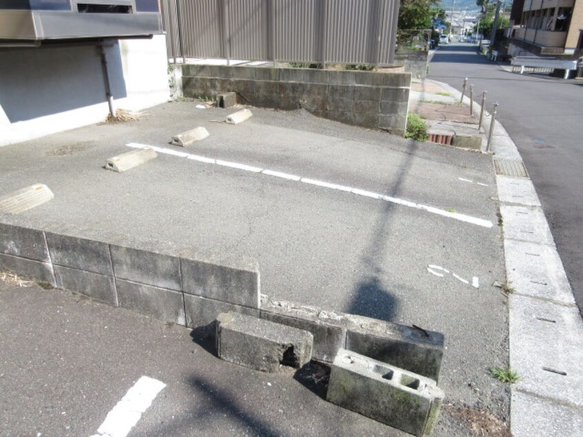 駐車場 ブローテ石丸