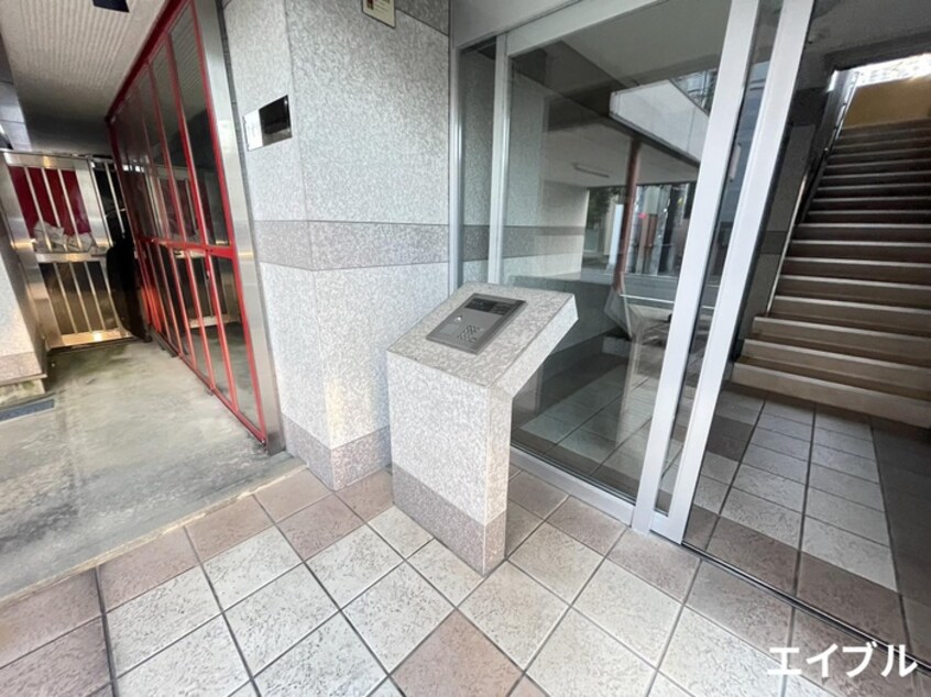エントランス部分 クオリティ平田