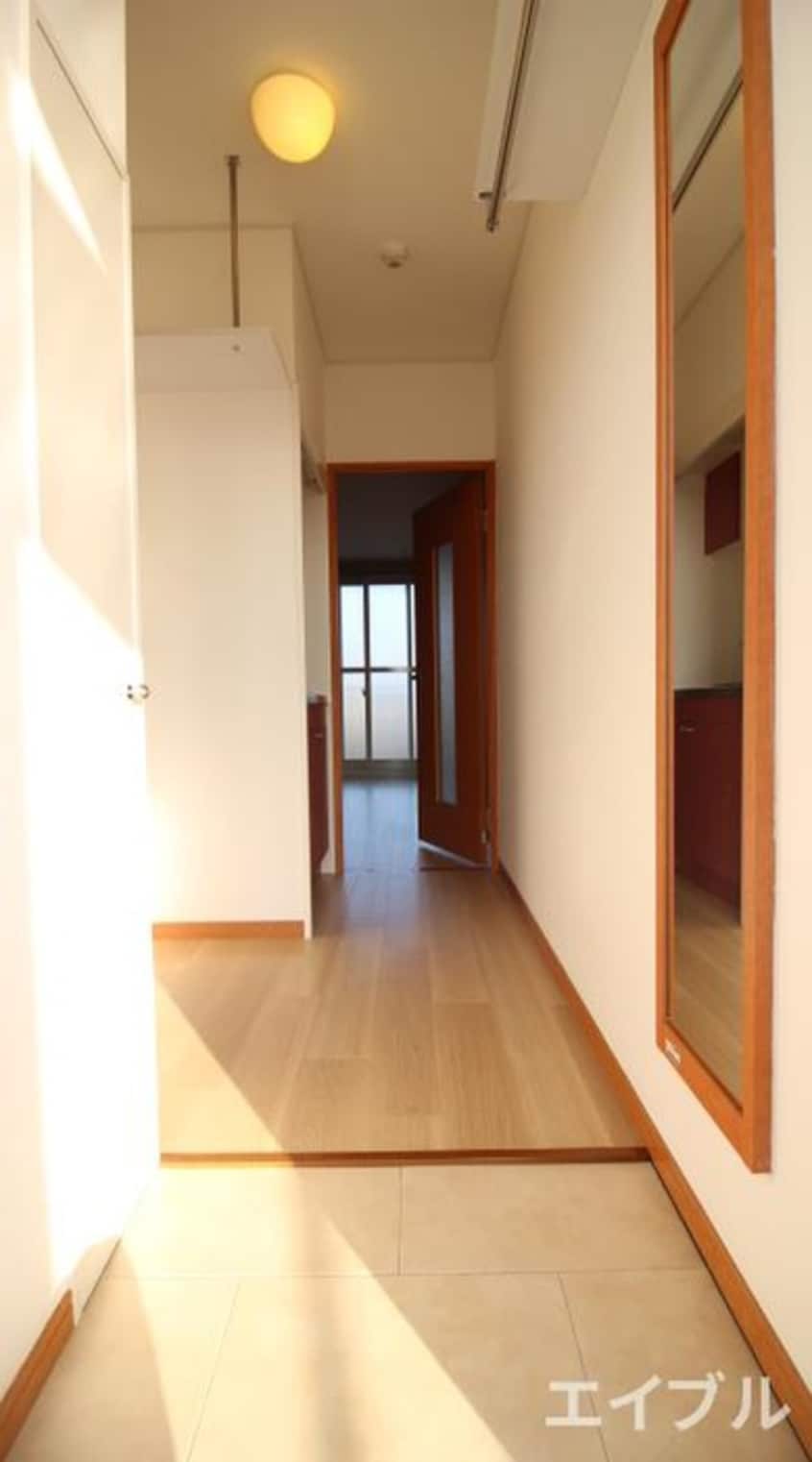 玄関 SKY＆PLATEAU駅東