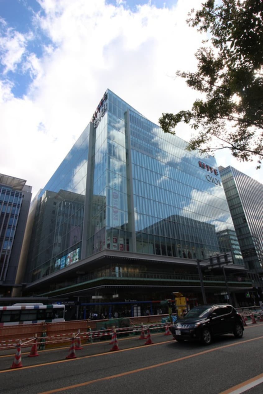 KITTE博多(ショッピングセンター/アウトレットモール)まで851m ラハイナ博多