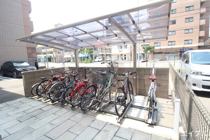 駐輪場 エミナール野間