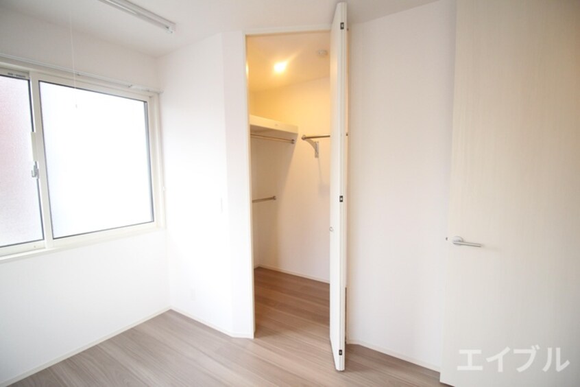 収納 エミナール野間