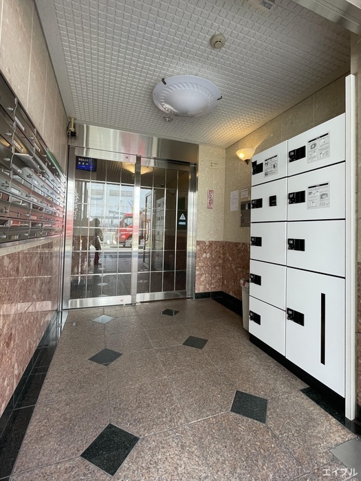 エントランス部分 メゾンドリバティ西新