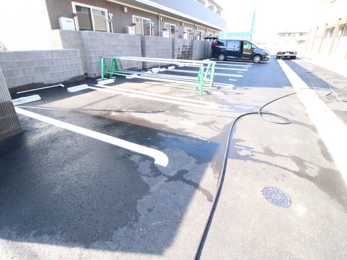 駐車場 ローラス学研都市A棟