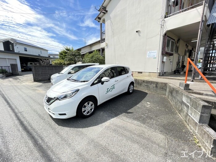 駐車場 赤とんぼ