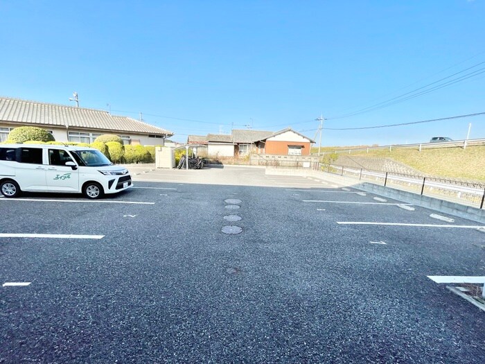 駐車場 秋桜館