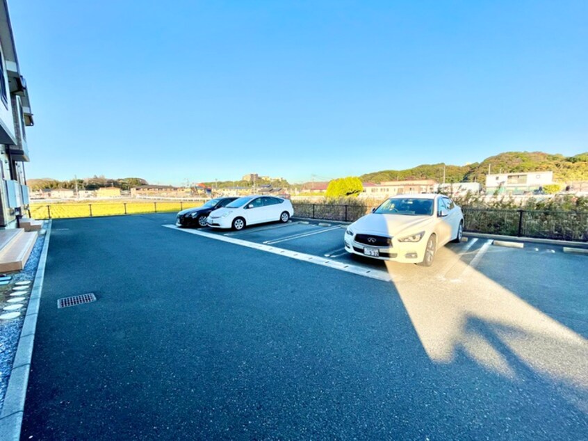 駐車場 メゾンドシャテーヌ　Ⅱ棟