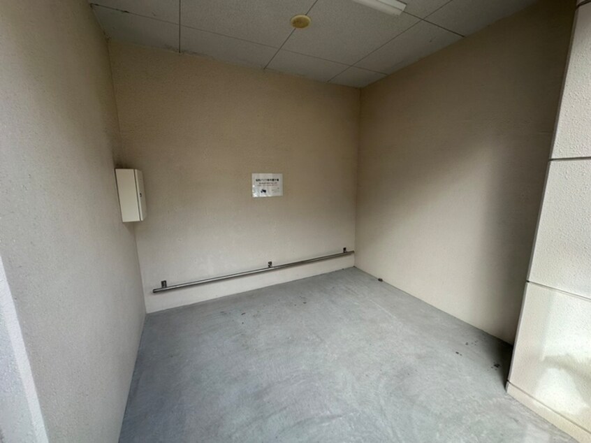 バイク置き場 ラファエロ