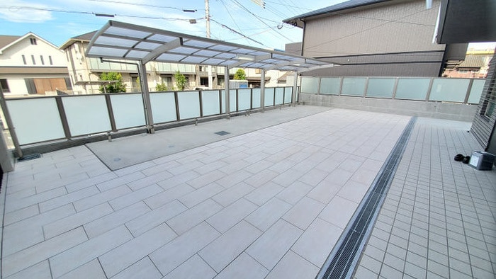 駐輪場 モアプラス日明エントラーダ