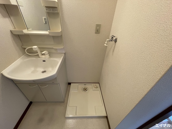 洗濯機置場 アンプルールフェール弥生