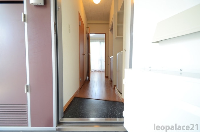 玄関 レオパレスソレ－ユ萩崎