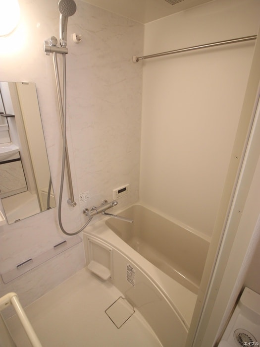 バス／シャワールーム等 ｻｳﾞｫｲ　ﾙ・ﾐﾗﾄﾞｰﾙ（1204）