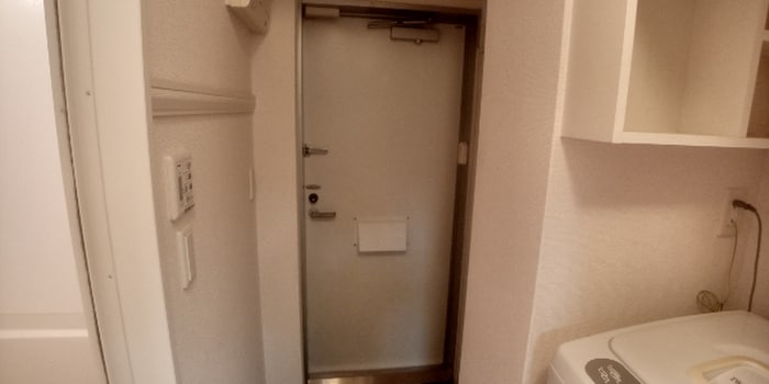 玄関 レオパレスサラバンド