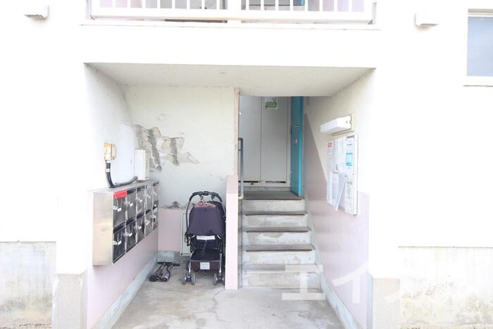 エントランス部分 ビレッジハウス的場１号棟