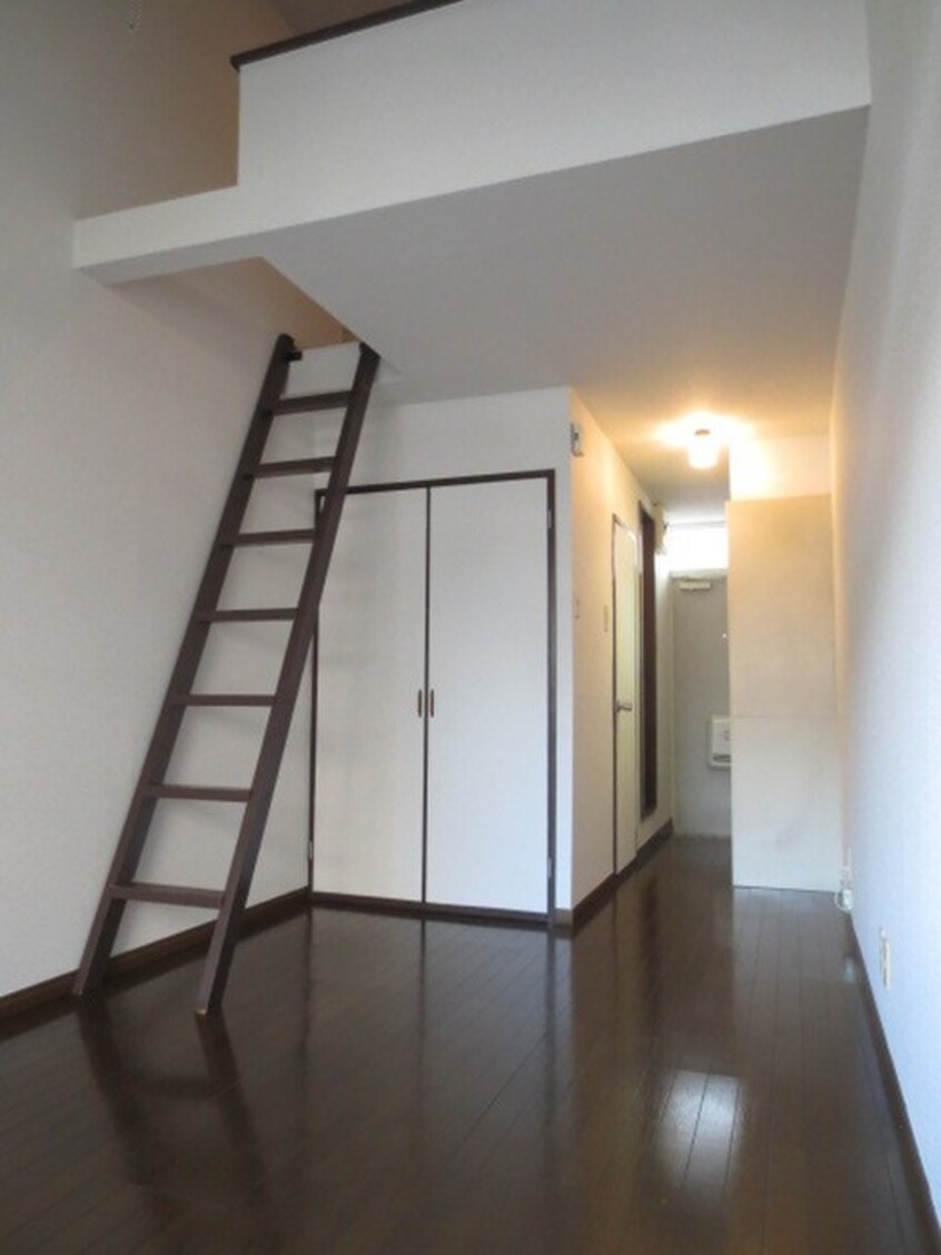 居室 マキシム空港前３