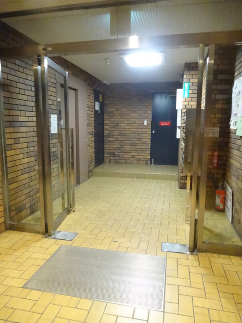 エントランス部分 サンマリノビル