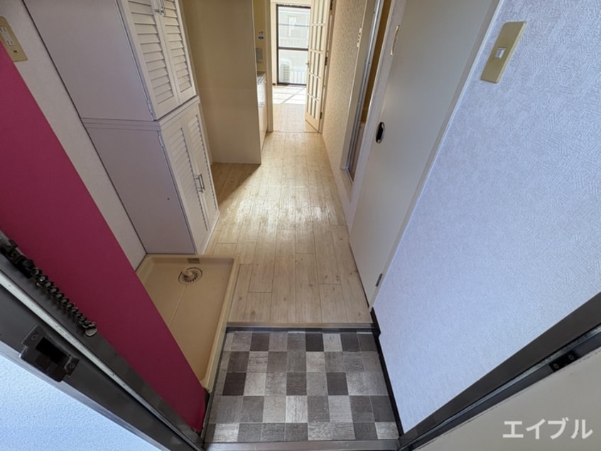 玄関 ホワイトシャト－大橋７番館