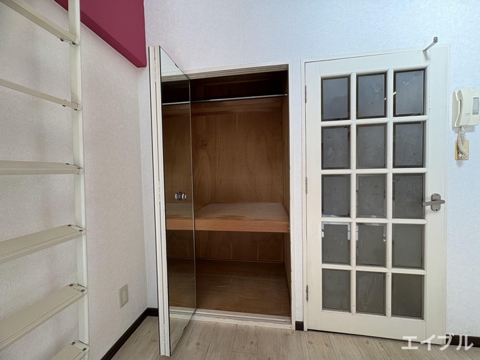 収納 ホワイトシャト－大橋７番館