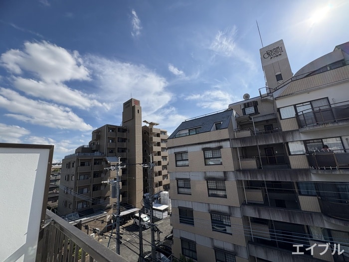 室内からの展望 ホワイトシャト－大橋７番館