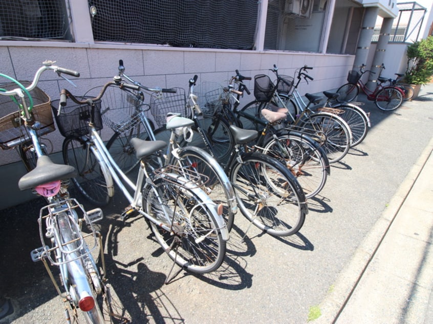 駐輪場 アミュースメント原田