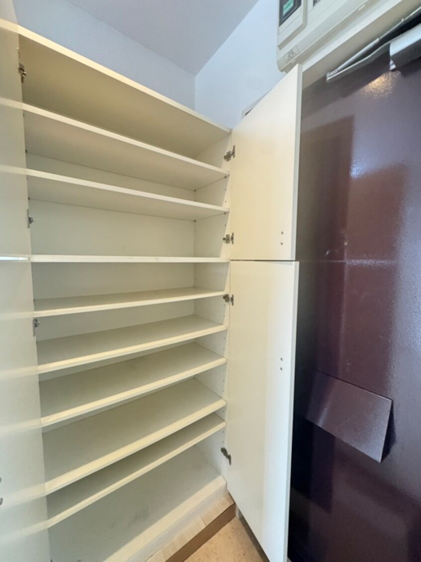 靴箱 ネクサス湯川新町