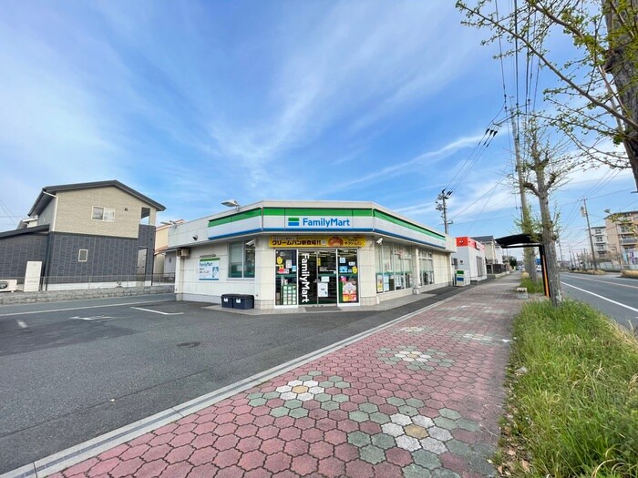 ファミリーマート芦屋浜口店(コンビニ)まで1600m ヒルズ白浜Ⅰ