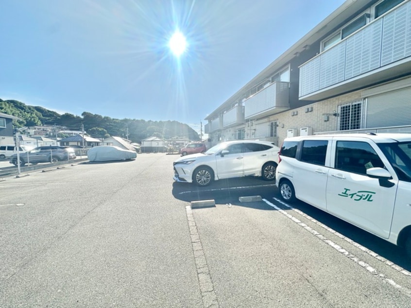 駐車場 トレス中間壱番館