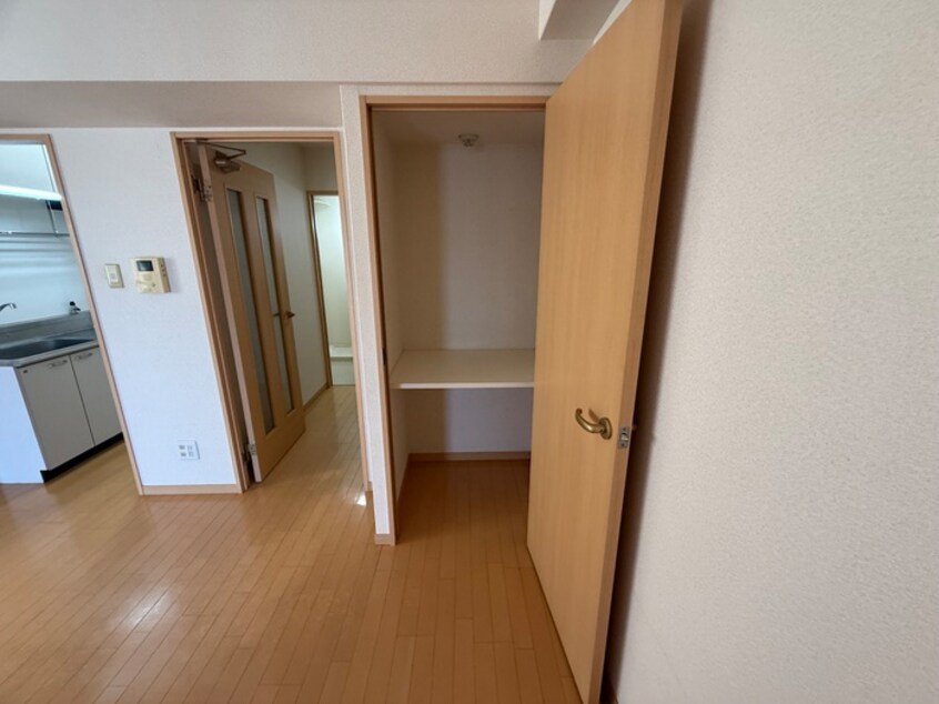 収納 アビタシオン清水