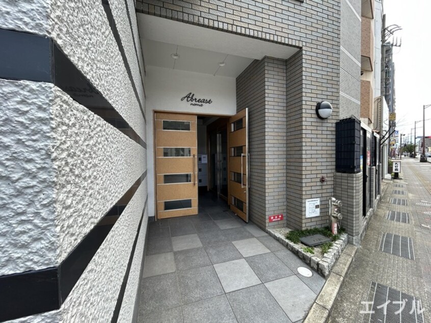 エントランス部分 アブレスト野間