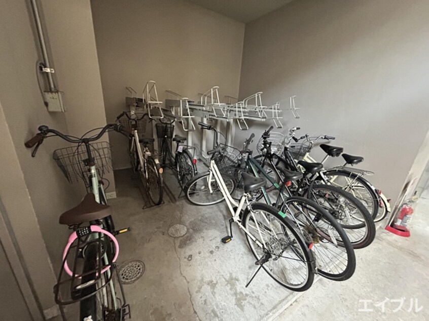 駐輪場 アブレスト野間