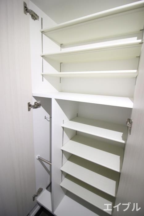 靴箱 ｴﾝｸﾚｽﾄﾍﾞｲ天神EAST（1302）