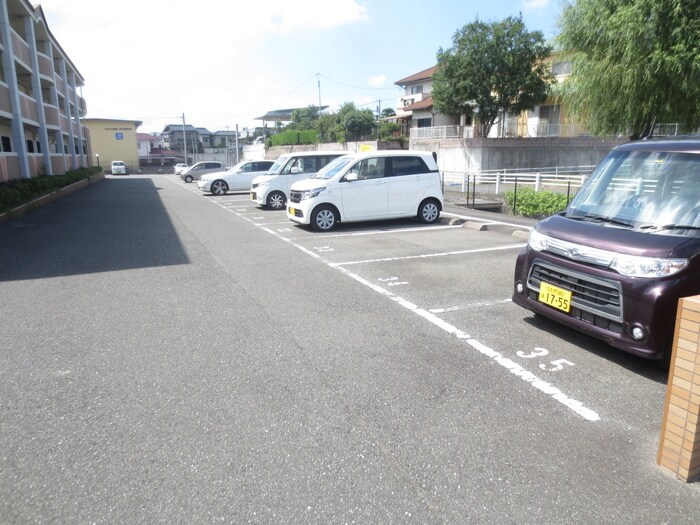 駐車場 サンローゼ楠橋南