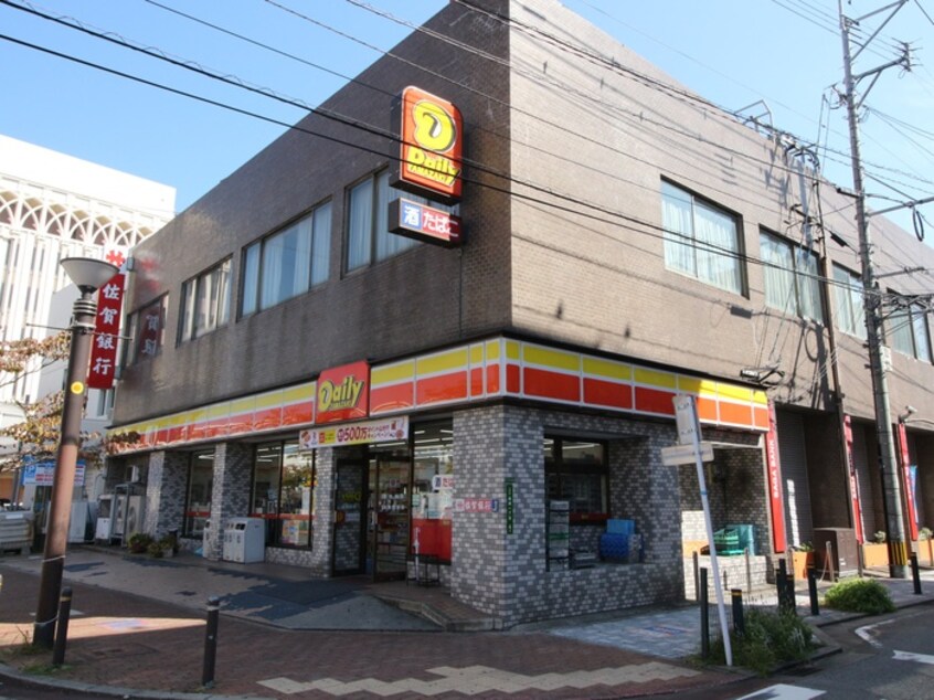 デイリーヤマザキ八幡黒崎店(コンビニ)まで350m LEGEND　KUROSAKI