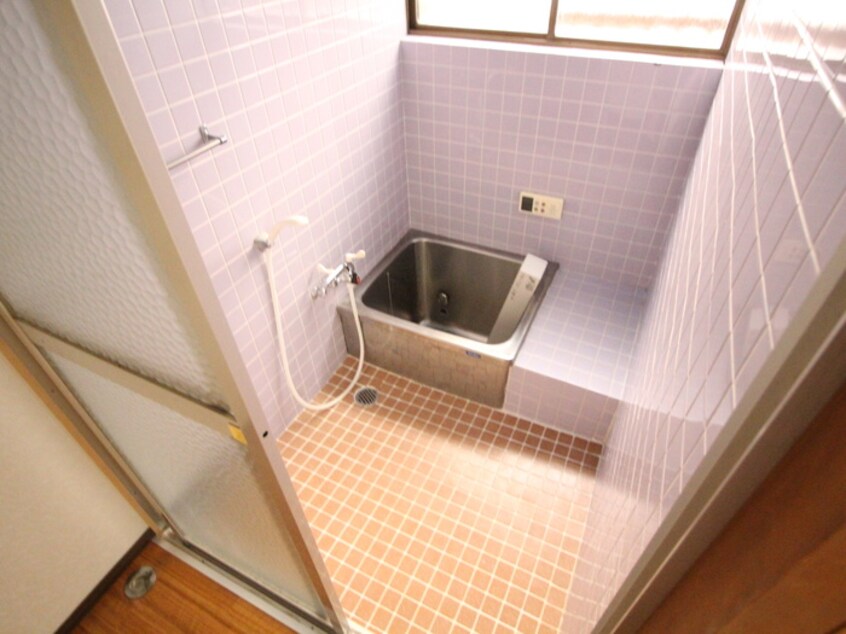 バス／シャワールーム等 岡田店舗付棟割（9-14）