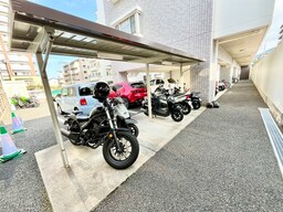バイク置き場
