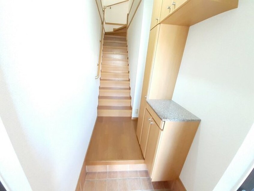 玄関 ウッドクリークテラスＢ棟