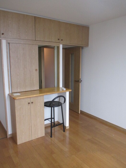 居室 エステ－トモア白金クロス