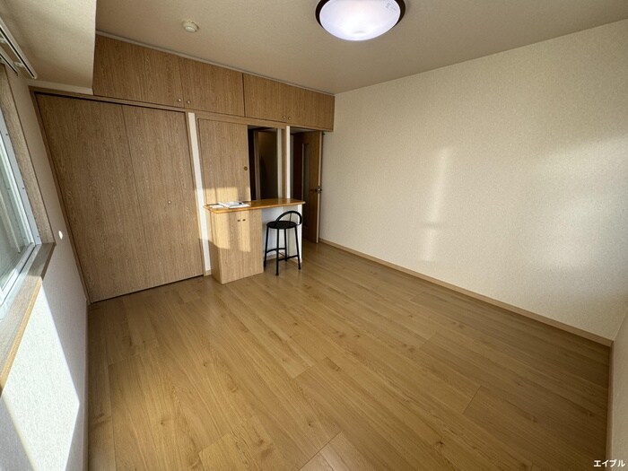 居室 エステ－トモア白金クロス