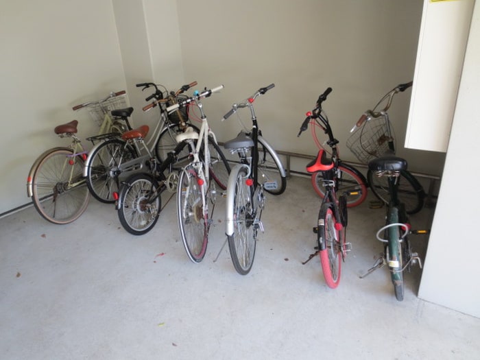 駐輪場 千早シャト－