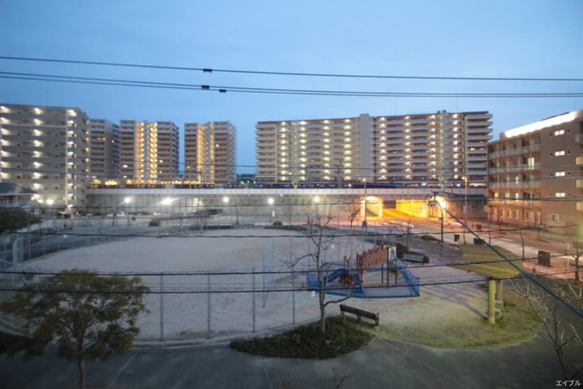 室内からの展望 千早シャト－