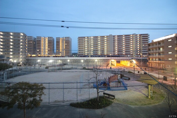 室内からの展望 千早シャト－