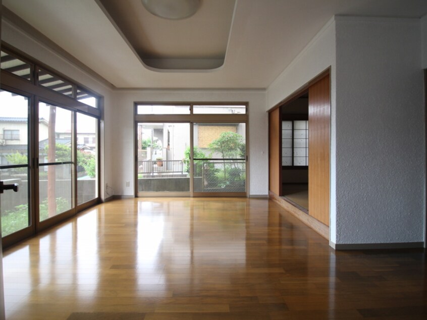 居室 長行貸家