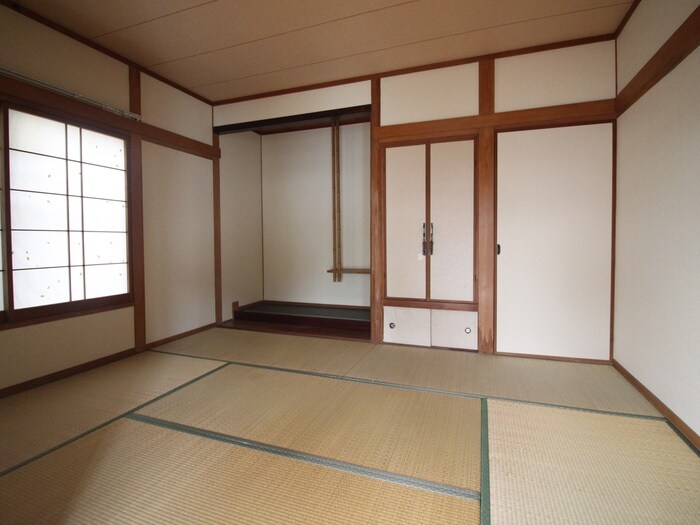 居室 長行貸家