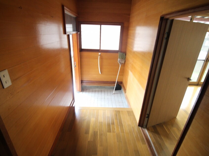 玄関 長行貸家