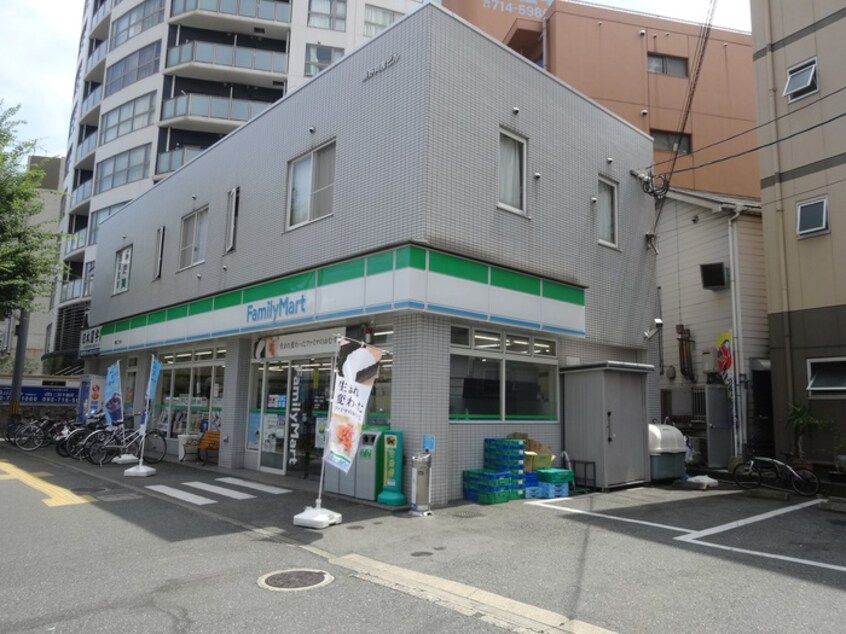 ファミリーマート警固2丁目店(コンビニ)まで400m ﾗｲｵﾝｽﾞﾏﾝｼｮﾝ赤坂けやき通り