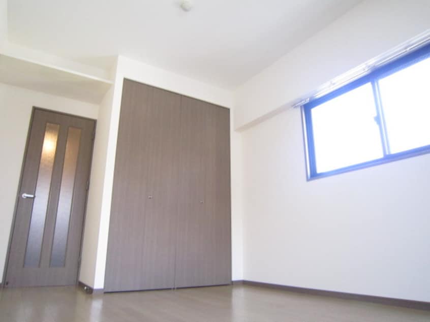 居室 パインストン今泉