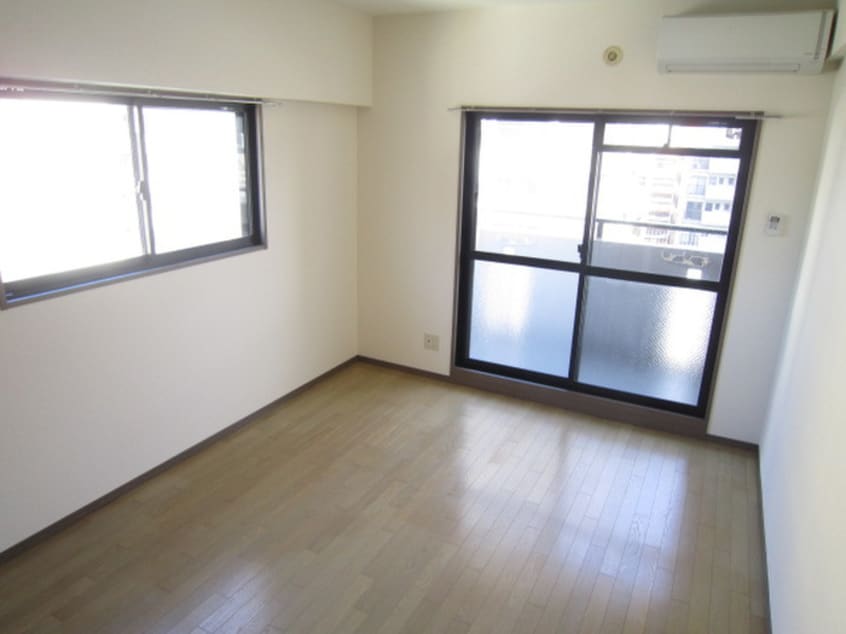 居室 パインストン今泉