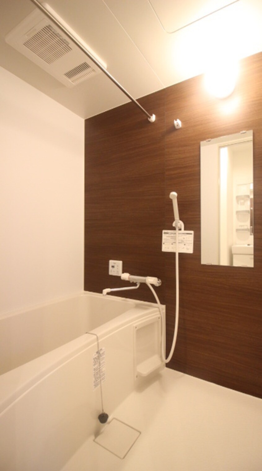 バス／シャワールーム等 Mugello due