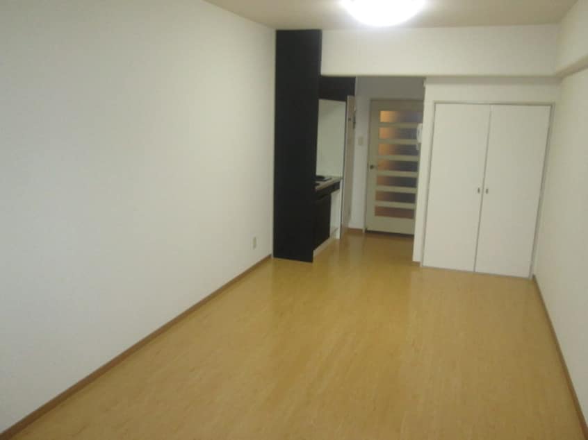 居室 ｵｰｸﾗﾝドｱｻｰﾄ折尾